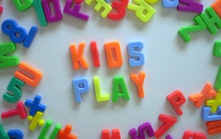 kids-play-1524342-639x482